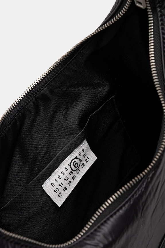 Τσάντα MM6 Maison Margiela Crunched Nylon Bag SB5ZH0017 μαύρο