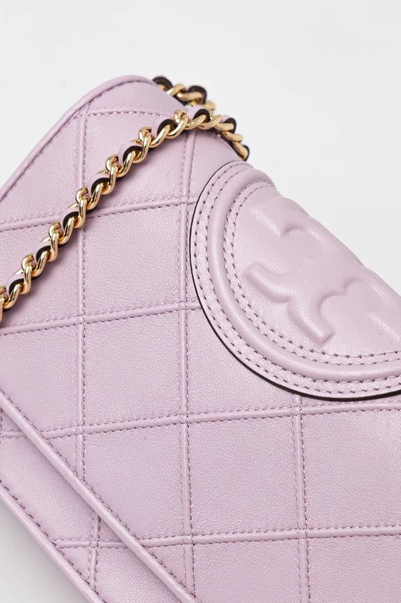 Tory Burch torebka Fleming Chain Wallet fioletowy 138853.502