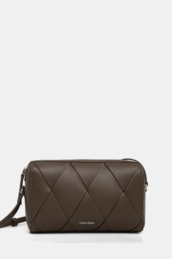 Calvin Klein torebka nie mieści A4 brązowy K60K613002
