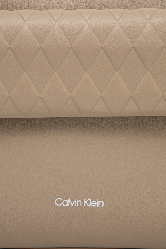 Τσάντα Calvin Klein μπεζ K60K613108