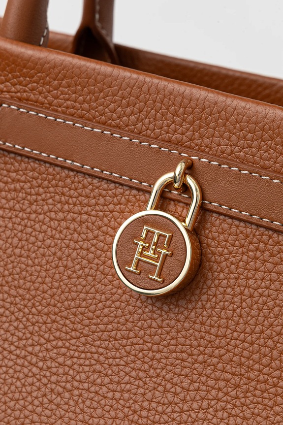 Tommy Hilfiger kézitáska barna AW0AW17185