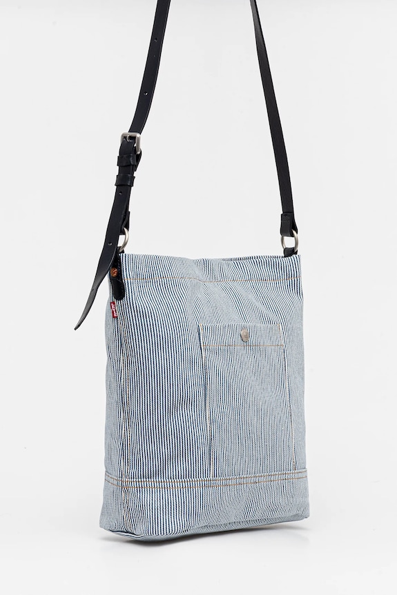 Kabelka Levi's 000IP.0002 modrá SS25