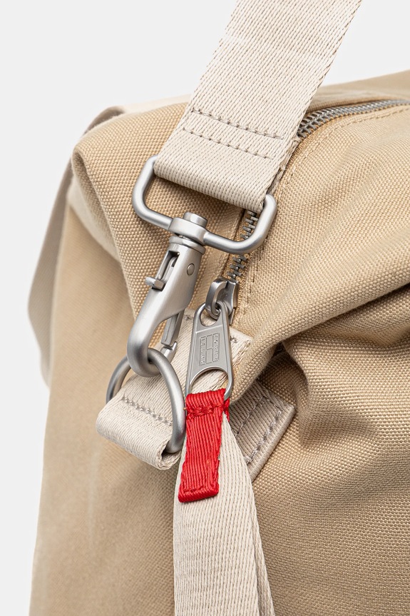 Taška Tommy Jeans 45 x 32 x 17 cm AM0AM13325 béžová