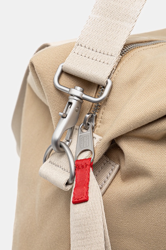 Taška Tommy Jeans 45 x 32 x 17 cm AM0AM13325 béžová