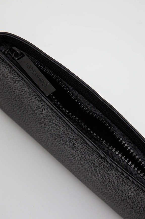 Ľadvinka Calvin Klein K50K512901 čierna