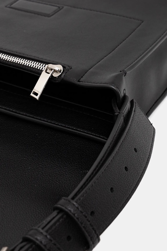 Ledvinka Calvin Klein LV04D3034G černá