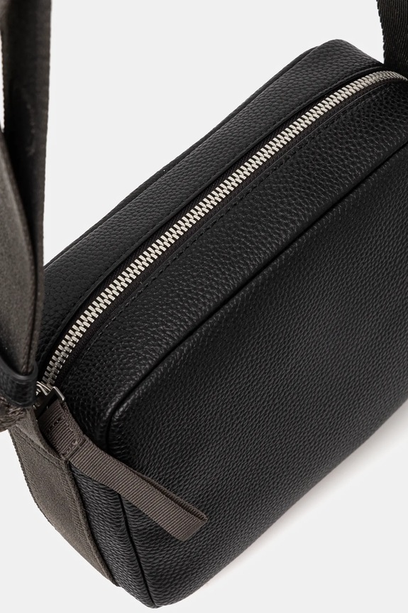 Τσάντα Calvin Klein Jeans LV04G3081G μαύρο