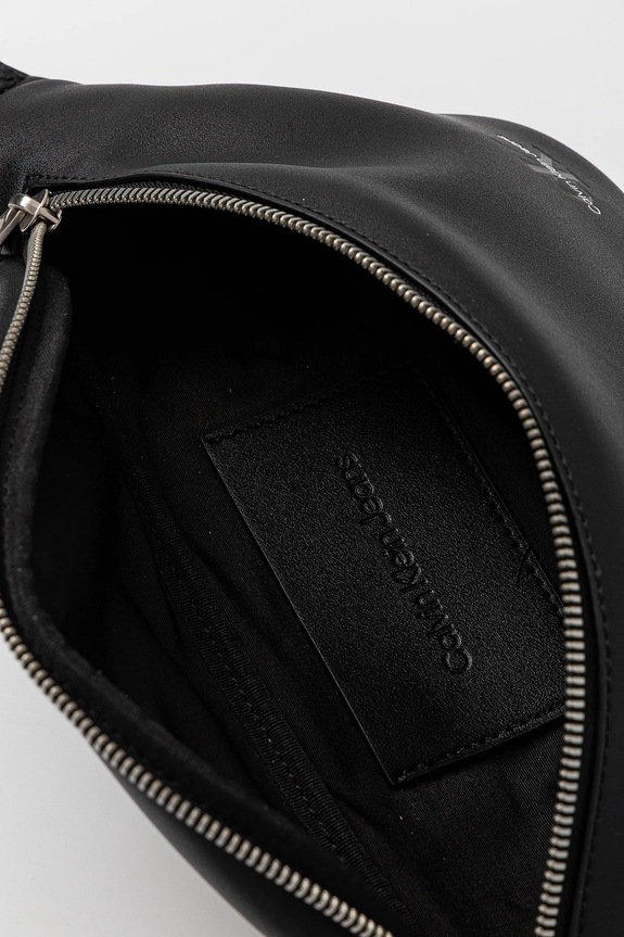 Τσάντα φάκελος Calvin Klein Jeans LV04G3012G μαύρο