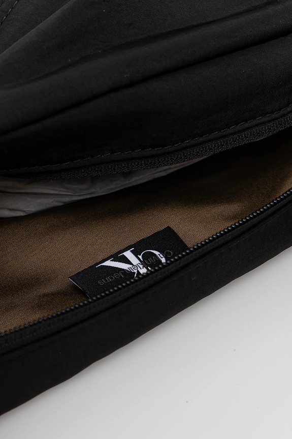 Calvin Klein Jeans övvel ellátott tasakok LV04G3090G fekete