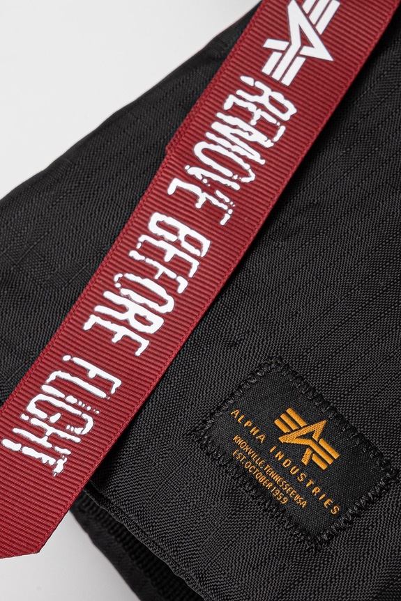 Alpha Industries saszetka Travel Sling Bag czarny 156950