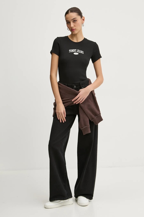 Bavlněné tričko Tommy Jeans DW0DW19435 černá SS25