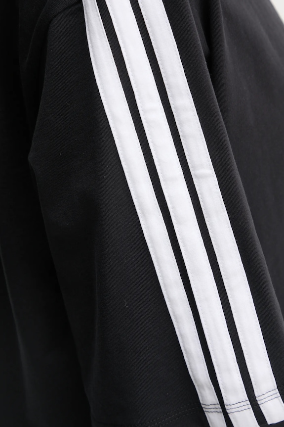 Памучна тениска adidas Essentials JD4998 черен