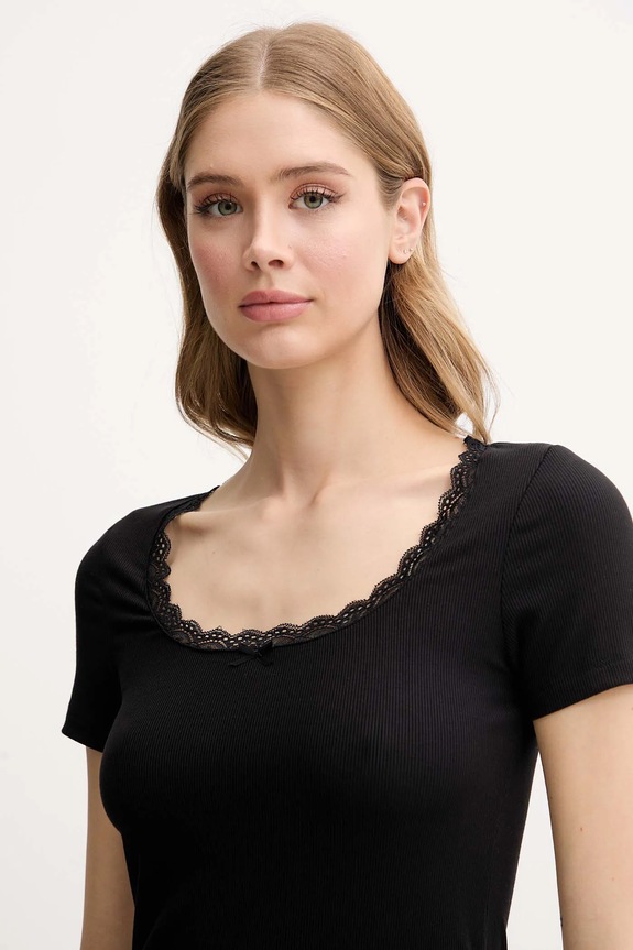 Одежда Футболка Guess LIA O5GP02.KCQ72 чёрный