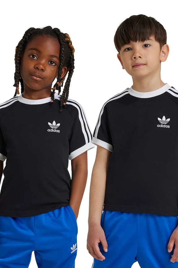 Детска памучна тениска adidas Originals памук черен IY2389