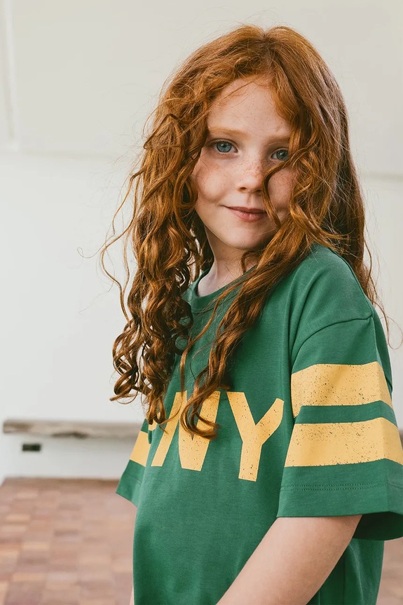 Παιδικό βαμβακερό μπλουζάκι Tinycottons STRIPES LOGO TEE στάμπα πράσινο SS25.137