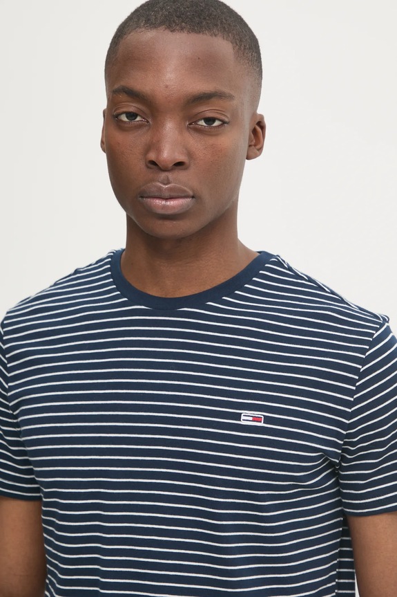 Bavlněné tričko Tommy Jeans námořnická modř DM0DM20377