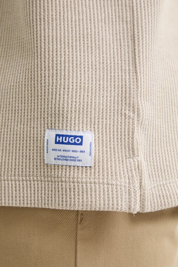 HUGO Blue úpletové tričko pánske s bavlnou Nuwaffle 50534434 béžová