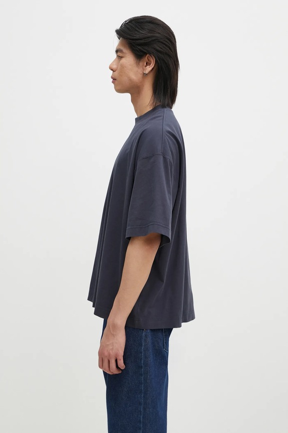 Хлопковая футболка VETEMENTS Oval Logo Cropped Boxy UA66TR600N тёмно-синий SS25