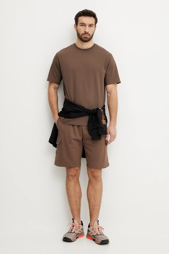 Βαμβακερό μπλουζάκι The North Face Relaxed NF0A8C351OI1 καφέ SS25