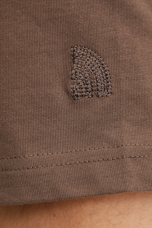Βαμβακερό μπλουζάκι The North Face Relaxed NF0A8C351OI1 καφέ