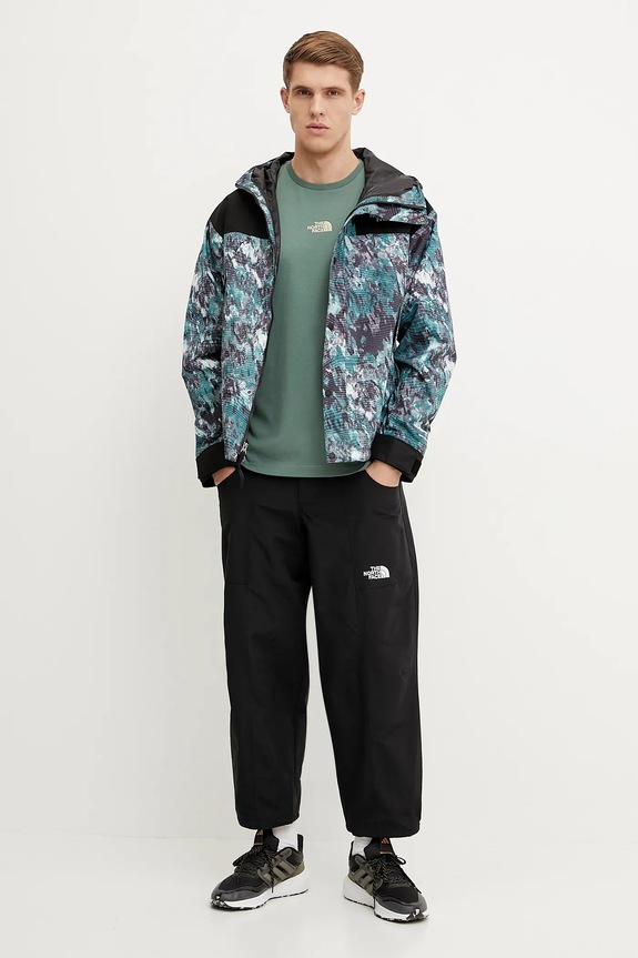 Βαμβακερό μπλουζάκι The North Face Heritage Graphic Relaxed NF0A8C3QHCH1 πράσινο SS25