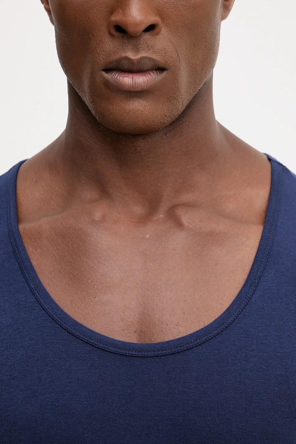 United Colors of Benetton top bărbați din bumbac cu elastan 3OP82H257 bleumarin