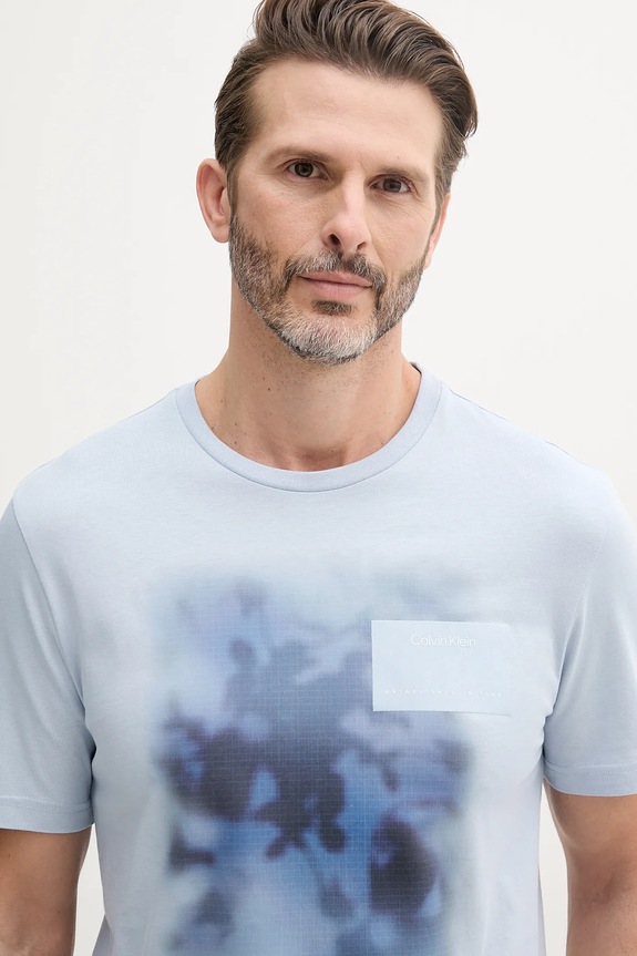 Βαμβακερό μπλουζάκι Calvin Klein μπλε K10K114157