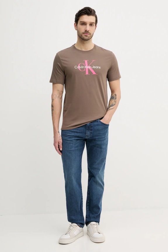 Pamučna majica Calvin Klein Jeans LV040EM286 smeđa SS25