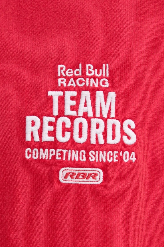 Bombažna kratka majica Red Bull Racing x Pepe Jeans TEAM RECORDS TEE RM500010 rdeča