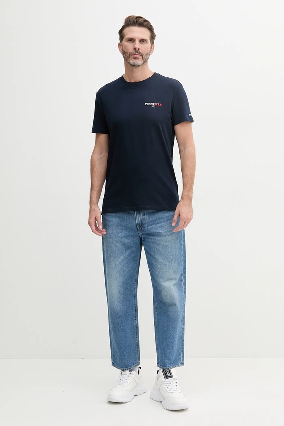 Bavlnené tričko Tommy Jeans DM0DM20815 tmavomodrá SS25