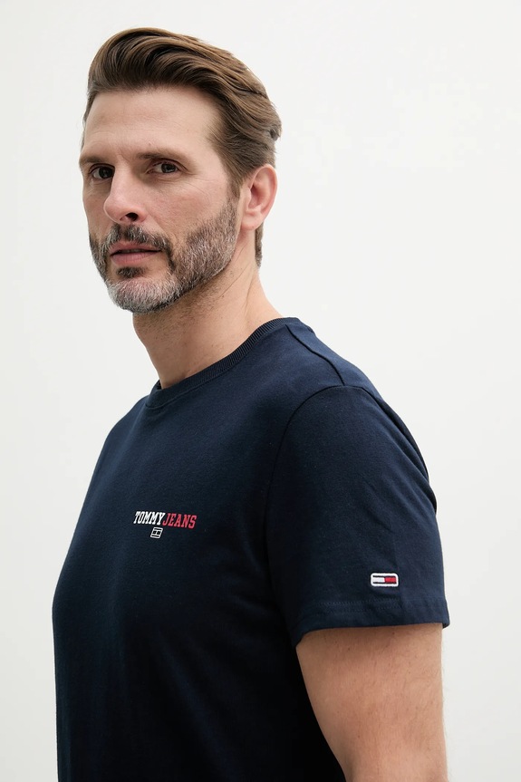 Bavlnené tričko Tommy Jeans tmavomodrá DM0DM20815
