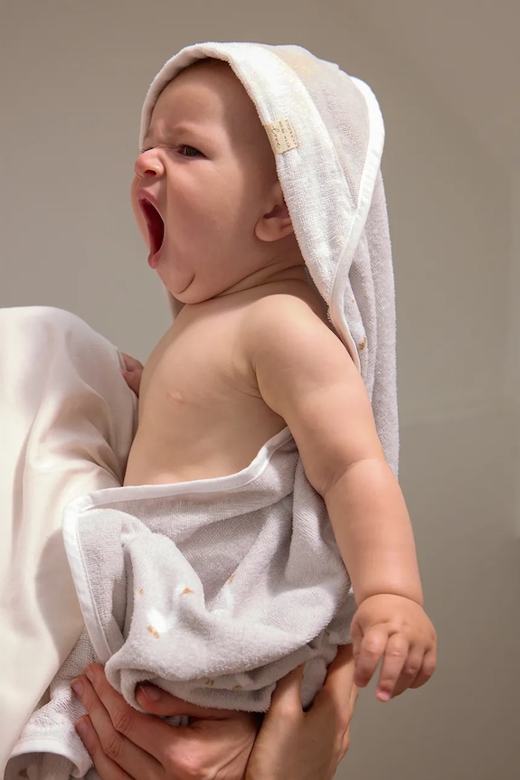 Detský bavlnený uterák Mayoral Newborn 9117.1A.Newborn.PPY2 sivá