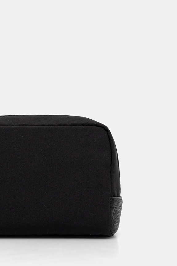 Kozmetična torbica Tommy Hilfiger črna AM0AM13950