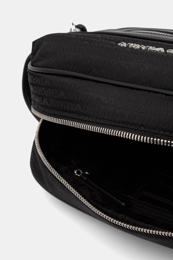 Emporio Armani kozmetikai táska EM005401.AF14637 fekete