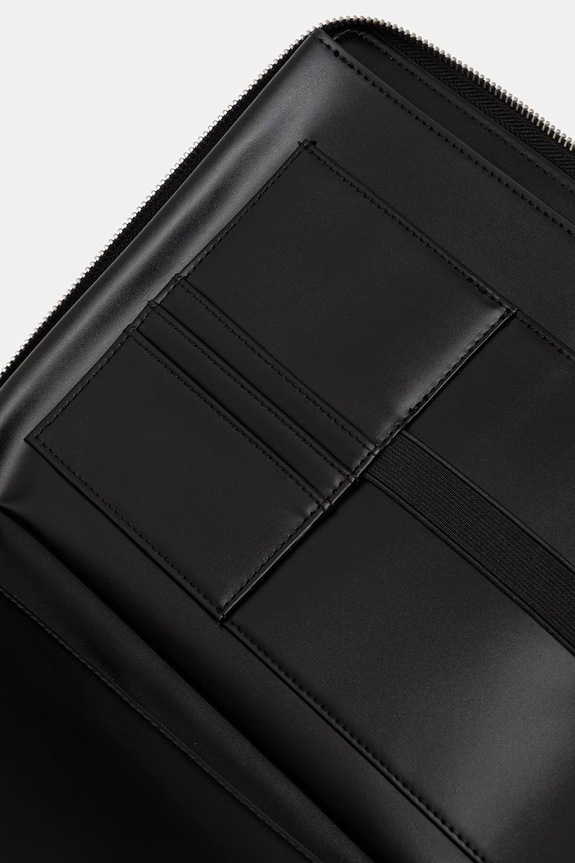 Guess pokrowiec męski MILANO czarny PMMIPW.P6229
