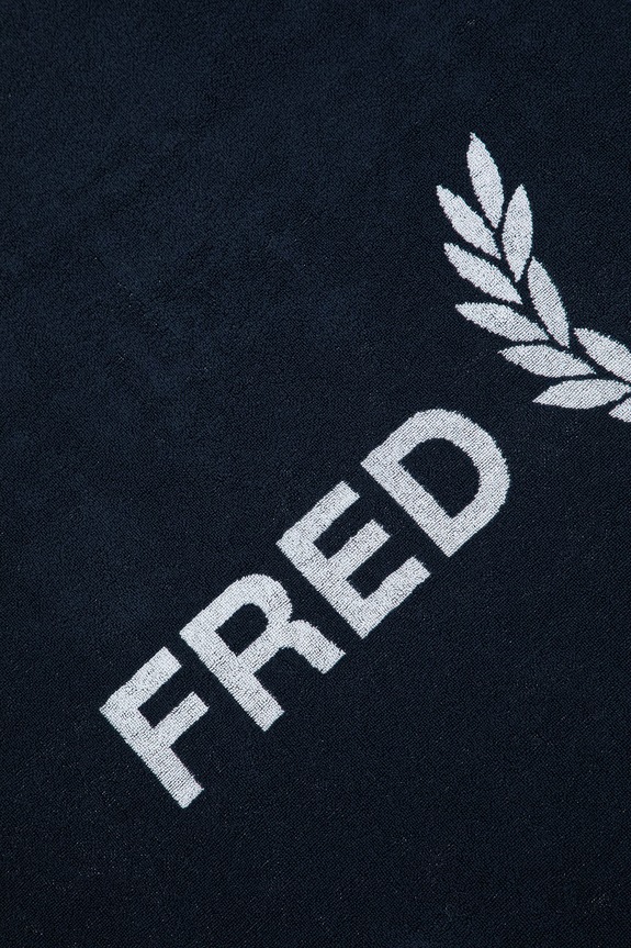 Akcesoria Fred Perry ręcznik plażowy bawełniany MS7705 granatowy