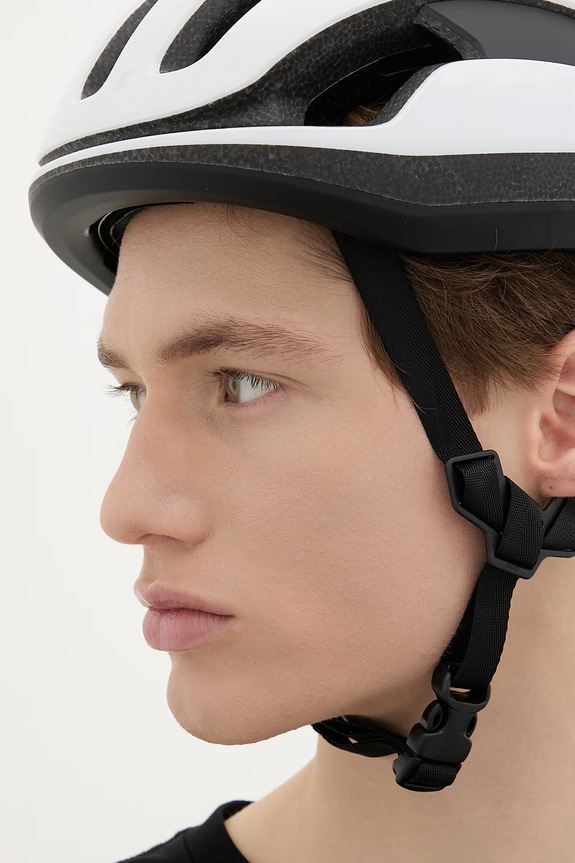 POC cyklistická prilba Omne Lite 10776.