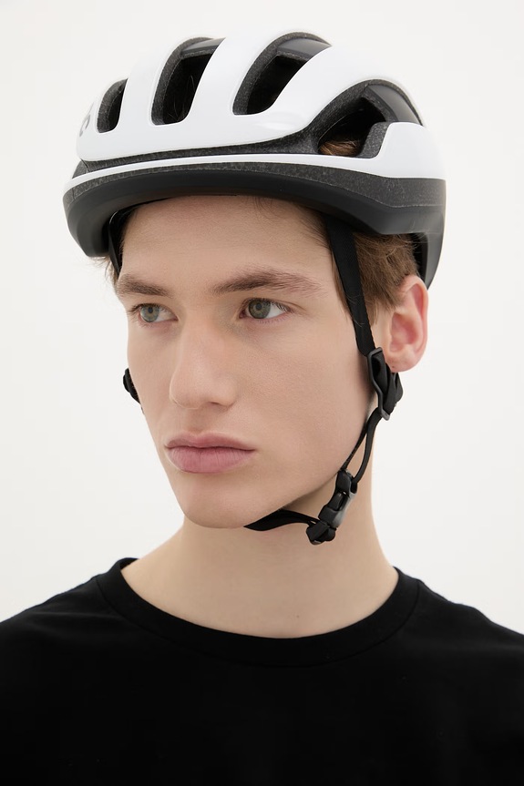POC cyklistická prilba Omne Lite 10776. biela SS26
