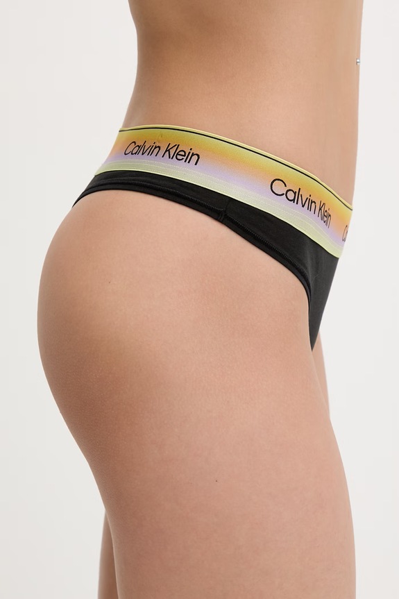 Oblečenie Calvin Klein Underwear tangá dámske s bavlnou LV00QF8875 čierna