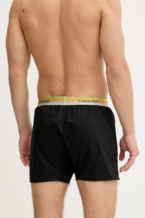 Oblečenie Calvin Klein Underwear voľné boxerky pánske bavlnené LV00NM3002 čierna