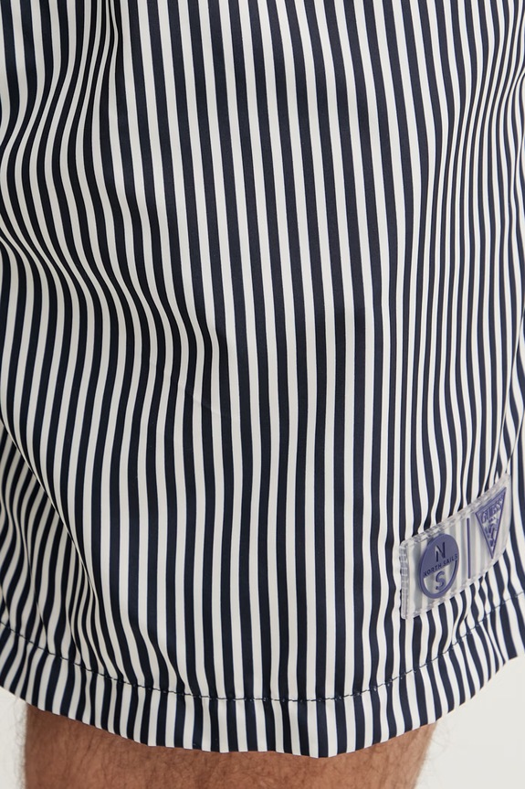 Guess pantaloni scurți de baie pentru bărbați x North Sails alb M6GZ20.W2170