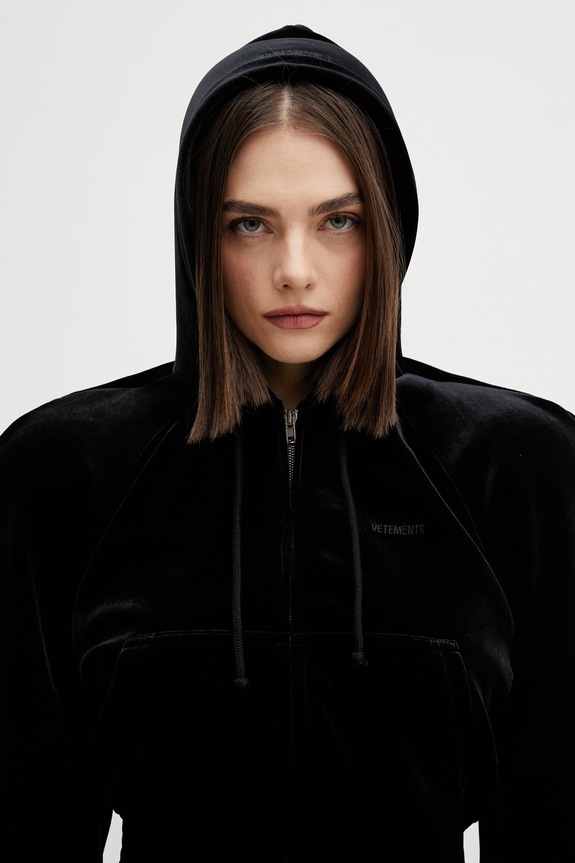 VETEMENTS bluza welurowa czarny WE76ZU419B