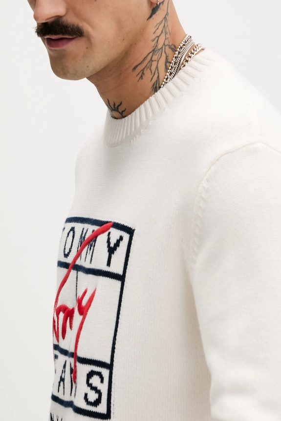 Bombažen pulover Tommy Jeans bež DM0DM22401