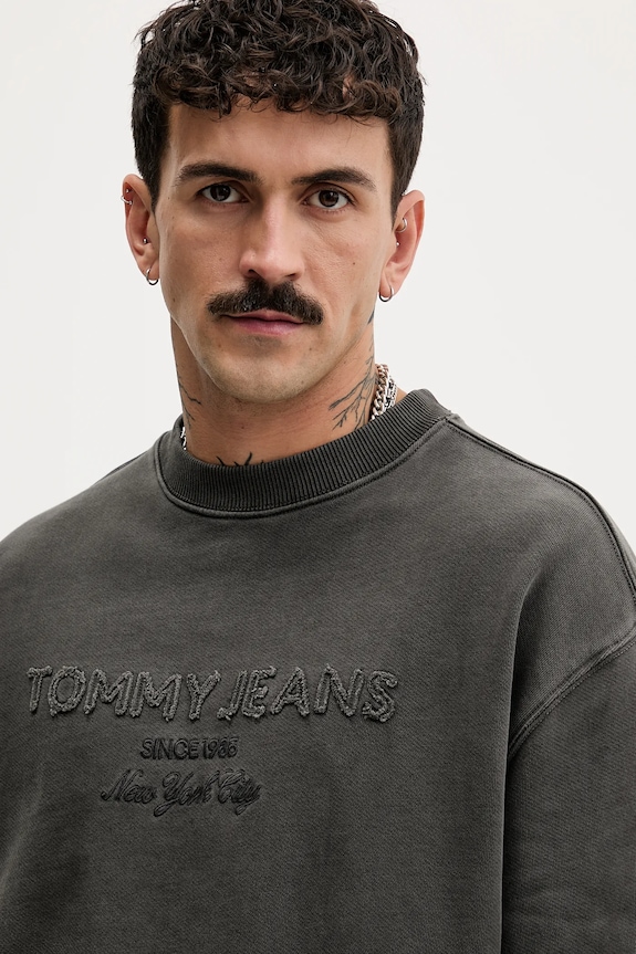 Pamučna dukserica Tommy Jeans siva DM0DM22363