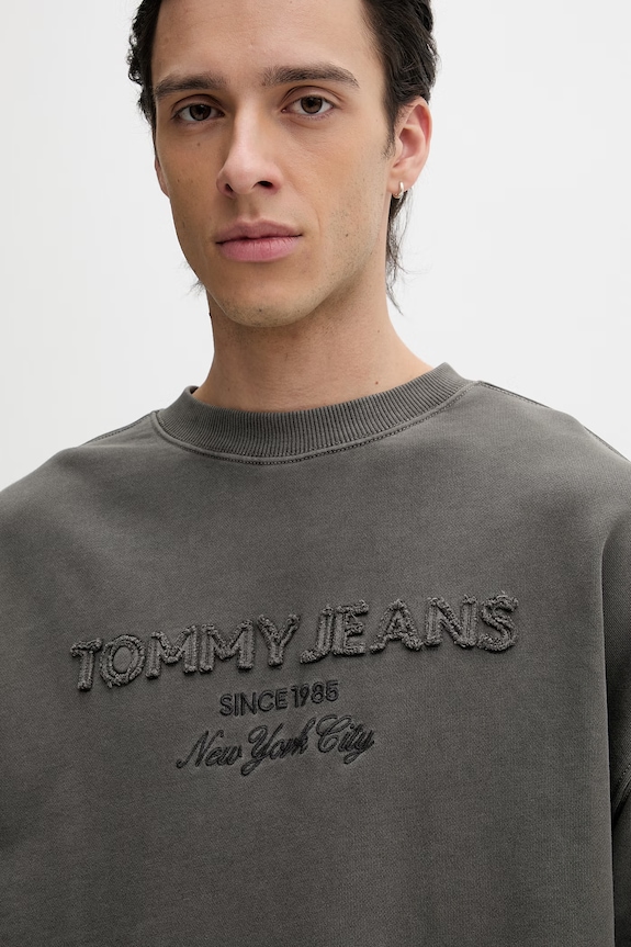 Tommy Jeans dukserica muška s pamukom siva DM0DM22714