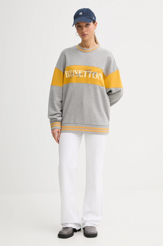 Одяг Бавовняна кофта United Colors of Benetton x Stranger Things 342ZU10BA сірий