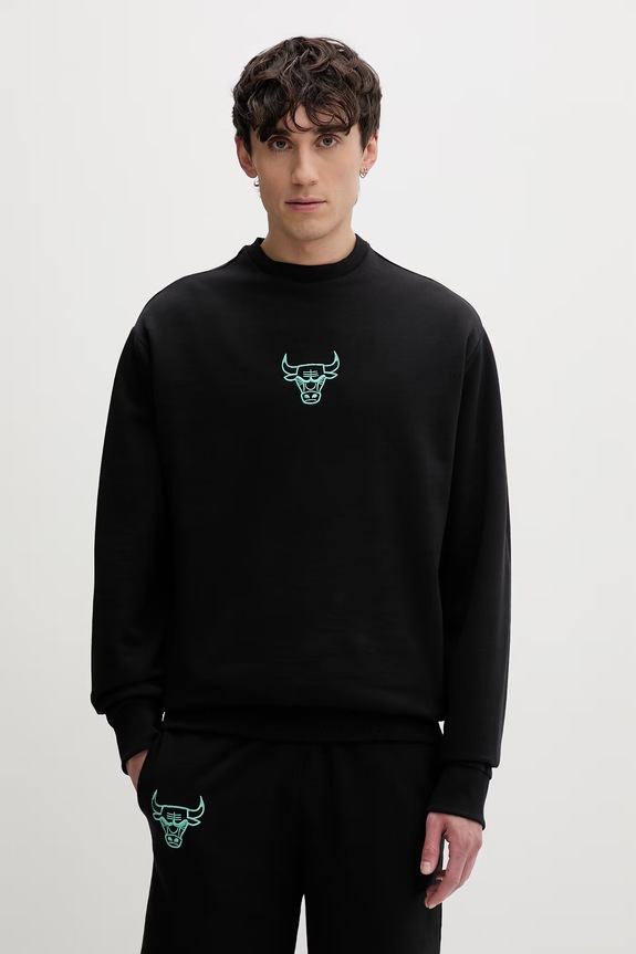 New Era mikina CHICAGO BULLS 60771664 čierna SS26