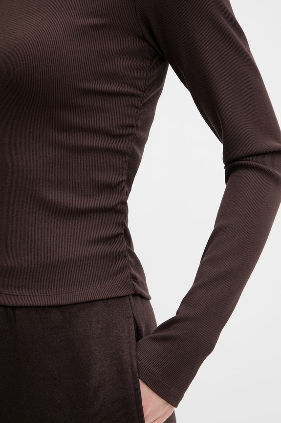 Majica dugih rukava Guess NAT V6RP08.KD932 smeđa