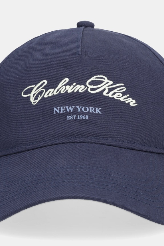 Calvin Klein czapka z daszkiem LV04F5085G granatowy SS26
