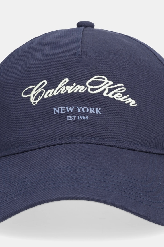 Calvin Klein czapka z daszkiem LV04F5085G granatowy SS26